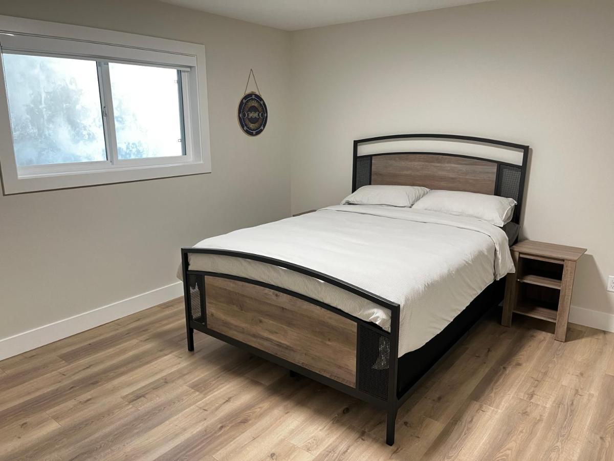 The Harmony Inn Spacious 2 Bdrms 2 Beds Basement Suite Surrey Ngoại thất bức ảnh